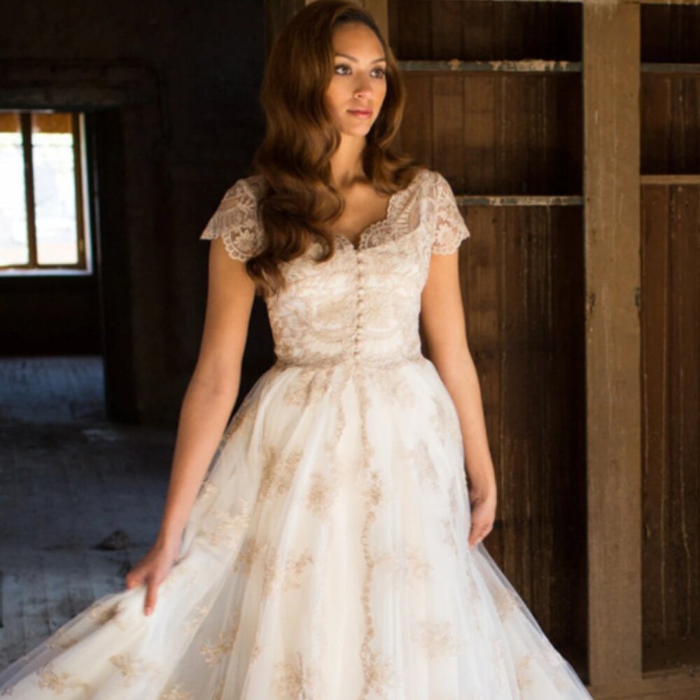 Martin McCrea Couture The Elizabeth Gown White Wedding Dress XL